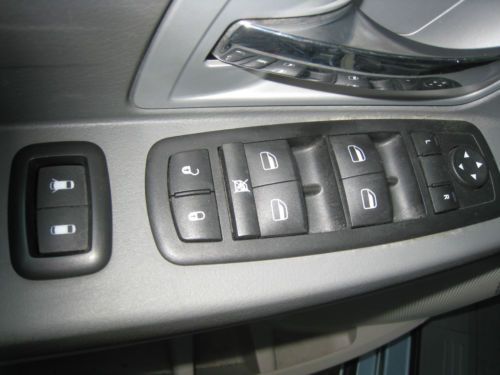 2008 Chrysler Town & Country Touring 3.8L V6 FWD mini passenger van, image 10