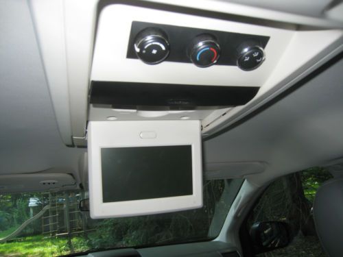 2008 Chrysler Town & Country Touring 3.8L V6 FWD mini passenger van, image 13