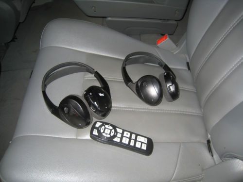 2008 Chrysler Town & Country Touring 3.8L V6 FWD mini passenger van, image 14