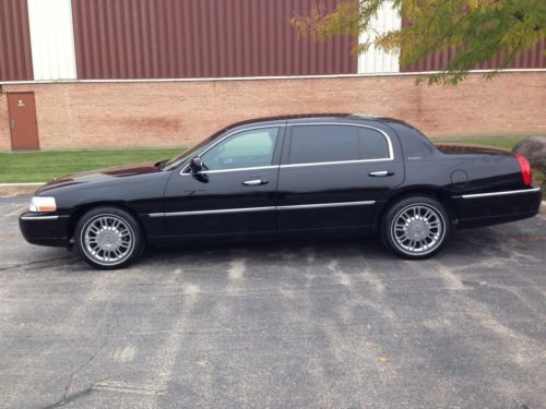 2011 lincoln town car executive l limousine 4-door 4.6l