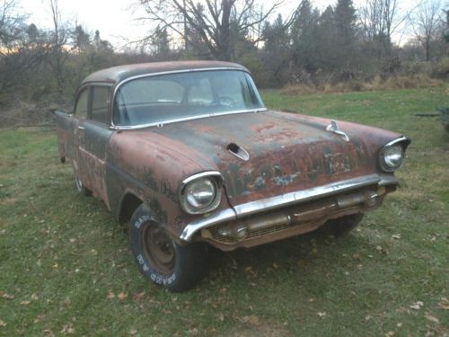 1957 Chevy 2 Door, image 2