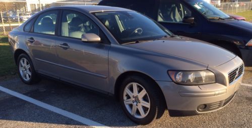 2005 volvo s40 t5 sedan 4-door 2.5l