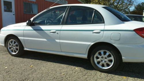2005 KIA RIO..4dr..5 speed...1 owner..86,000 miles..nice clean car..No Reserve, image 2