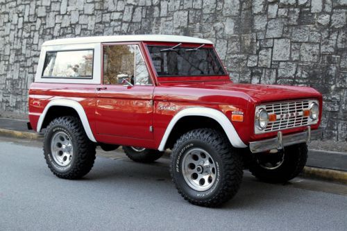 Exceptional early bronco - show quality frame off restoration. v8 auto ps pb