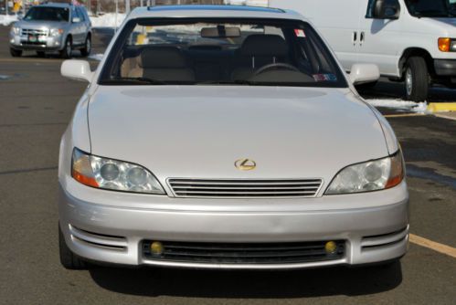 LEXUS ES 300 ONLY 90K RUNS AND LOOKS GREAT, NO RESERVE, image 3
