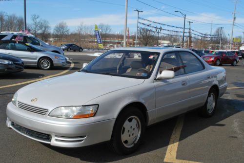 LEXUS ES 300 ONLY 90K RUNS AND LOOKS GREAT, NO RESERVE, image 4