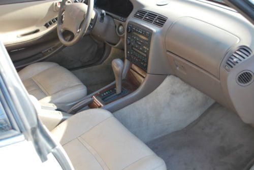 LEXUS ES 300 ONLY 90K RUNS AND LOOKS GREAT, NO RESERVE, image 13