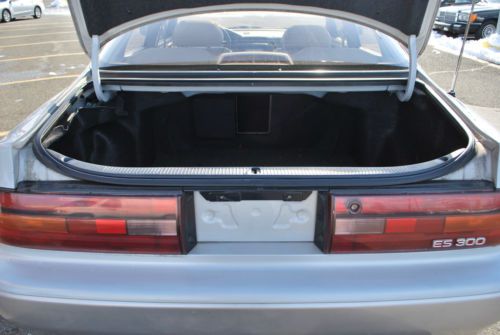 LEXUS ES 300 ONLY 90K RUNS AND LOOKS GREAT, NO RESERVE, image 20