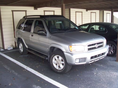 2002 nissan pathfinder se sport utility 4-door 3.5l