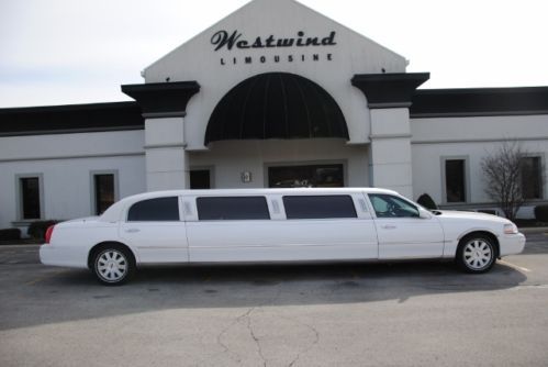 Limo limousine lincoln town car 2004 white low miles luxury ford stretch clean