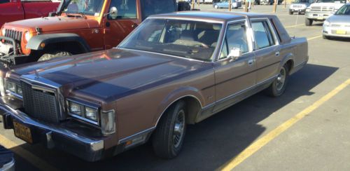 1987 lincoln town car signature sedan 4-door 5.0l