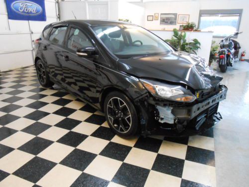 2012 ford focus hatchback se 13k no reserve salvage rebuildable damaged