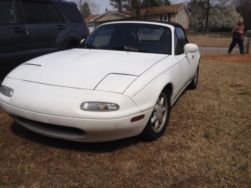 1990  mazda miata white manual convertible