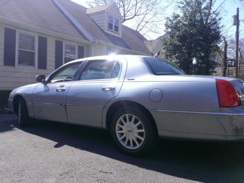 2006 lincoln towncar signature edition low ***30k*** original miles clean