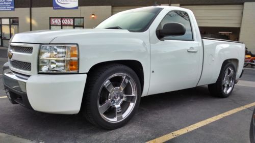 2008 chev silverado 2wd 4.8 v8 standard cab short bed. 22&#034; wheels flow master ex