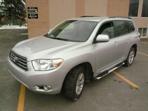 Toyota highlander suv 2008 v6 awd - impeccable condition