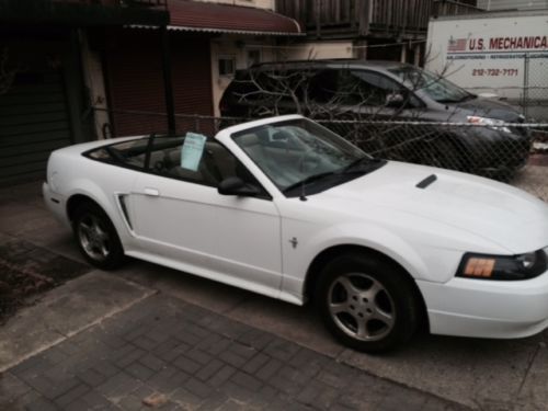 2002 ford mustang base convertible 2-door 3.8l