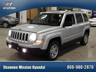 2014 jeep patriot front wheel drive 4 door sport/ fog lights / traction control