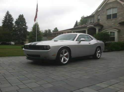 09 challenger coupe srt8