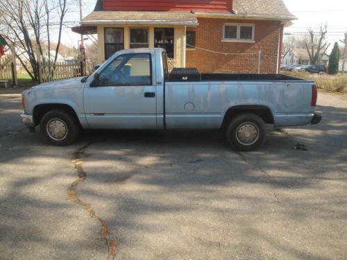 1990 chevrolet c1500 pickup 2wd runs and drives 8&#039; bed no reserve