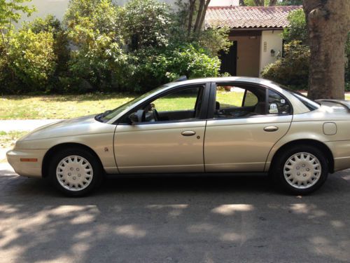 Saturn s-series 4- door