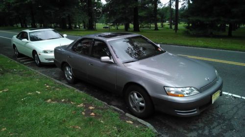 1993 Lexus ES300 Base Sedan 4-Door 3.0L Clean carfax 44,510 original miles clean, image 3