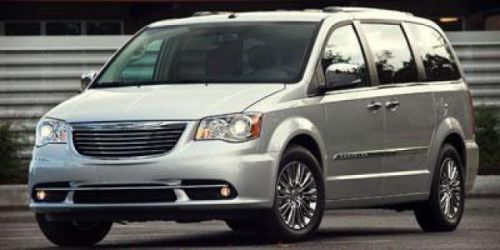 2013 chrysler town & country touring