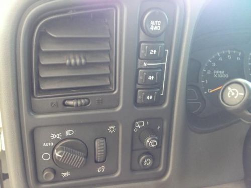 2004 Chevrolet Suburban 1500, image 7