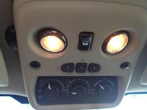 2004 Chevrolet Suburban 1500, image 8