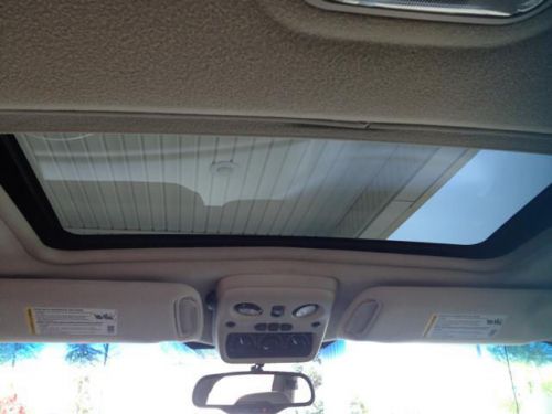 2004 Chevrolet Suburban 1500, image 11