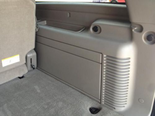 2004 Chevrolet Suburban 1500, image 14