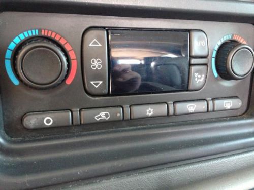 2004 Chevrolet Suburban 1500, image 26