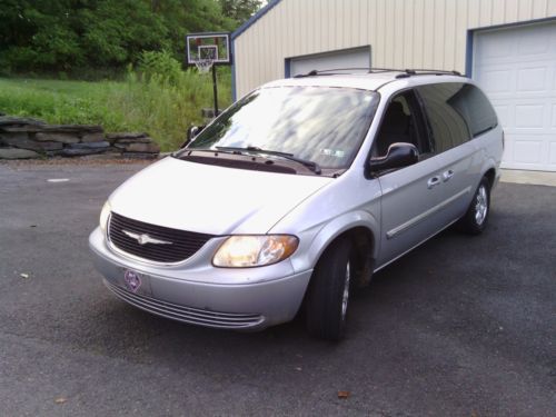 2004 CHRYSLER Town & Country  Touring 3.8L 6  Low reserve, image 11