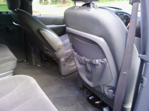 2004 CHRYSLER Town & Country  Touring 3.8L 6  Low reserve, image 22