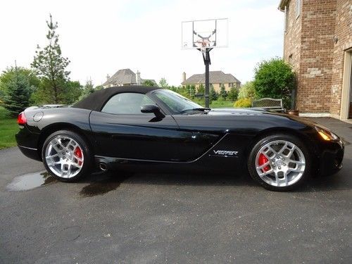 2006 dodge viper srt-10 convertible 2-door 8.3l. low miles! 2nd owner!