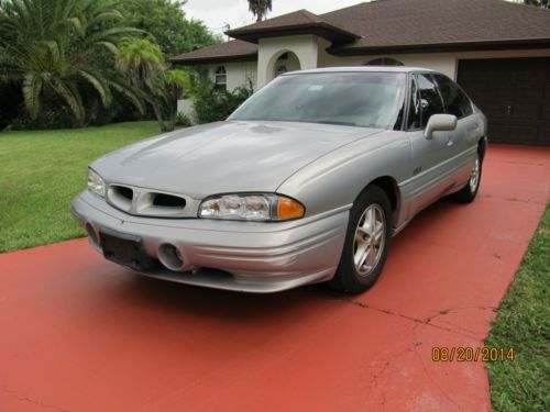 1998 pontiac bonneville sle sedan 4-door 3.8l