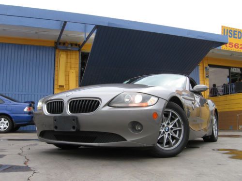 2005 bmw z4 2.5i convertible 2-door 2.5l