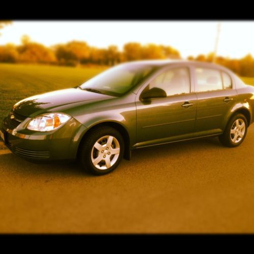 2005 chevrolet cobalt low miles!