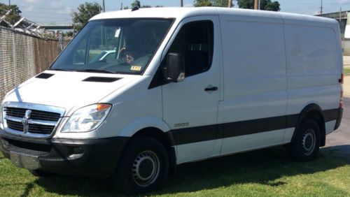 2007 dodge sprinter 2500 base standard cargo van 3-door 3.0l