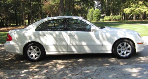 Mercedes e 320 blutec luxury sedan  mint condition