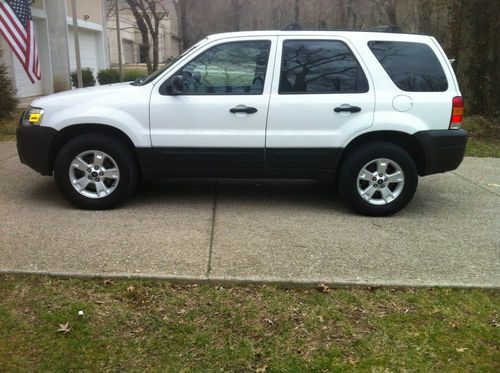 Ford escape xlt 4 wheel drive