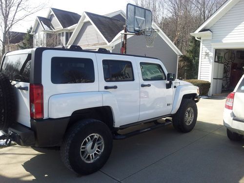 2006 hummer h3 fully loaded with adventure and luxury package! suv truck