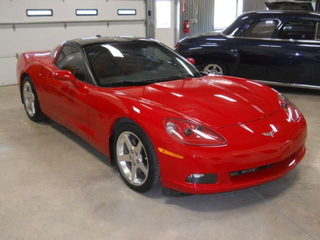 Chevrolet: corvette 2 door coupe