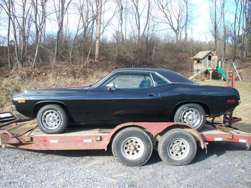 1972 plymouth cuda, 360 v8, auto, no rust, runs + drives great, low miles, mopar