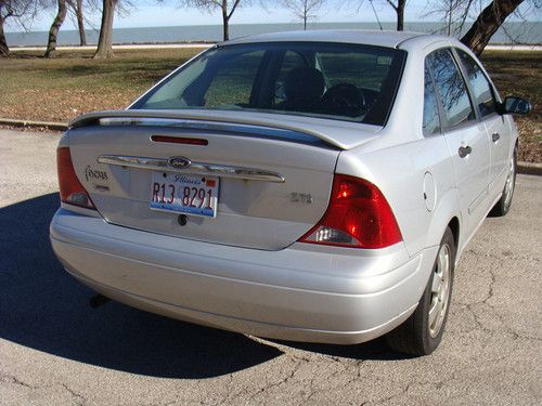 2002 ford focus zts sedan 4-door 2.0l