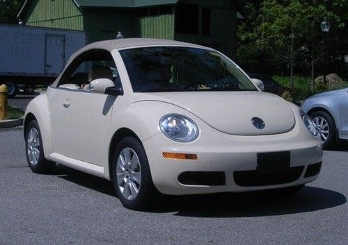 2009 volkswagen new beetle convertible 2-door 2.5l