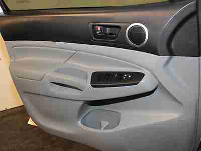 TRD Sport Nerf Bars Bed Liner MP3 Bluetooth Wireless SIRIUS XM Camera Alloy Rims, image 15