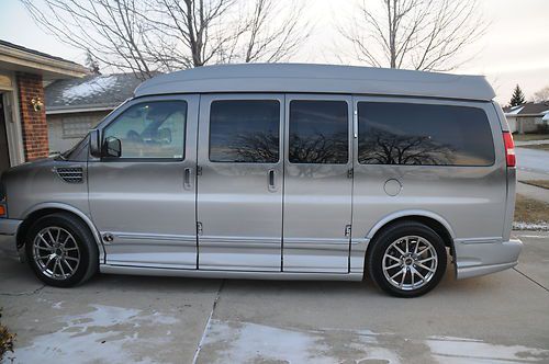 2011 chevy express van explorer limited se