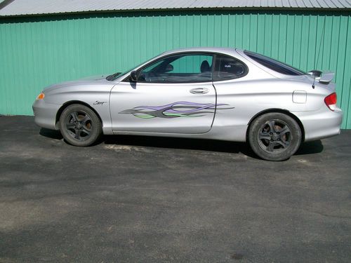 2000 hyundai tiburon - good condition