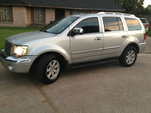2007 chrysler aspen limited suv silver color